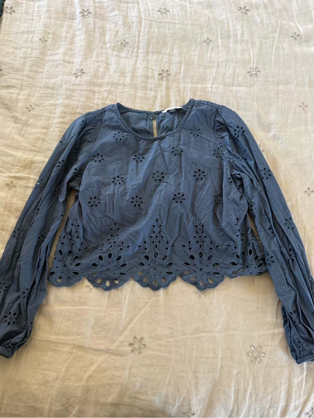 american eagle eyelet crop top